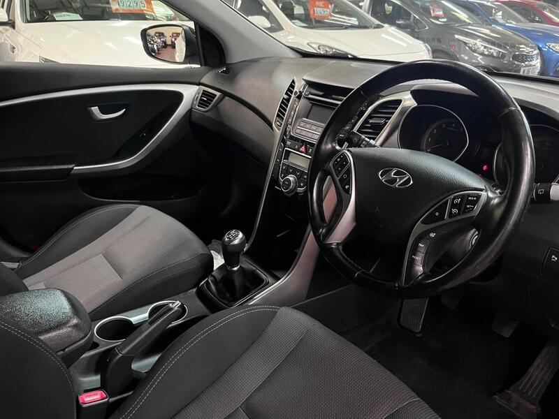 HYUNDAI I30 1.6 SE 2014