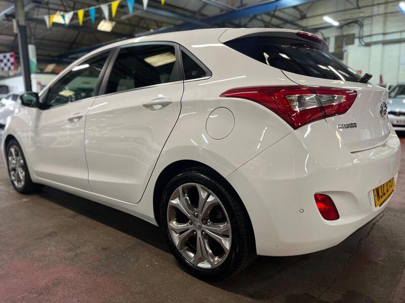 HYUNDAI I30 1.6 SE 2014