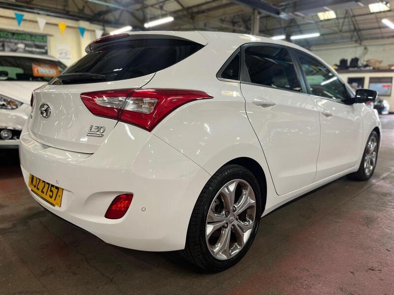 HYUNDAI I30 1.6 SE 2014