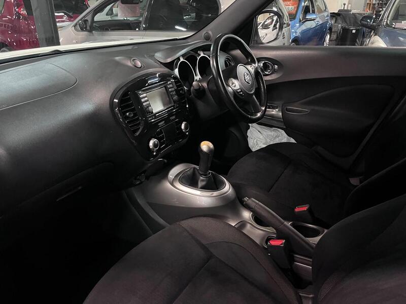 NISSAN JUKE 1.6 Acenta Premium 2011