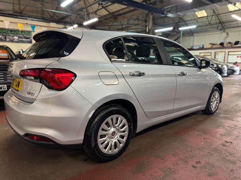 FIAT TIPO 1.4 Tipo Hatchback 1.4 95hp Easy 2017