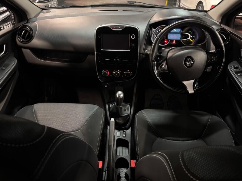 RENAULT CLIO 1.2 Dynamique Nav 1.2 16V 75 2015