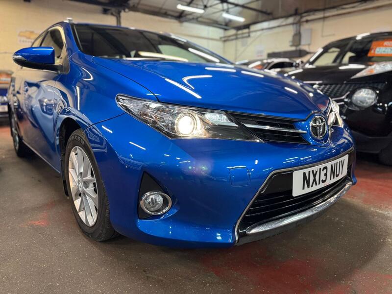 TOYOTA AURIS 1.6 V-Matic Icon 2013