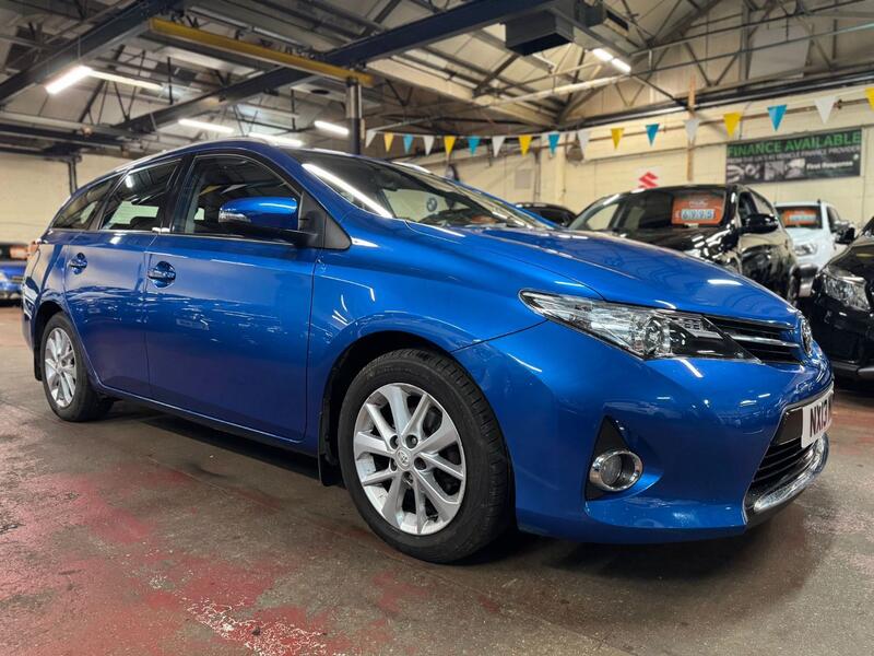 TOYOTA AURIS 1.6 V-Matic Icon 2013