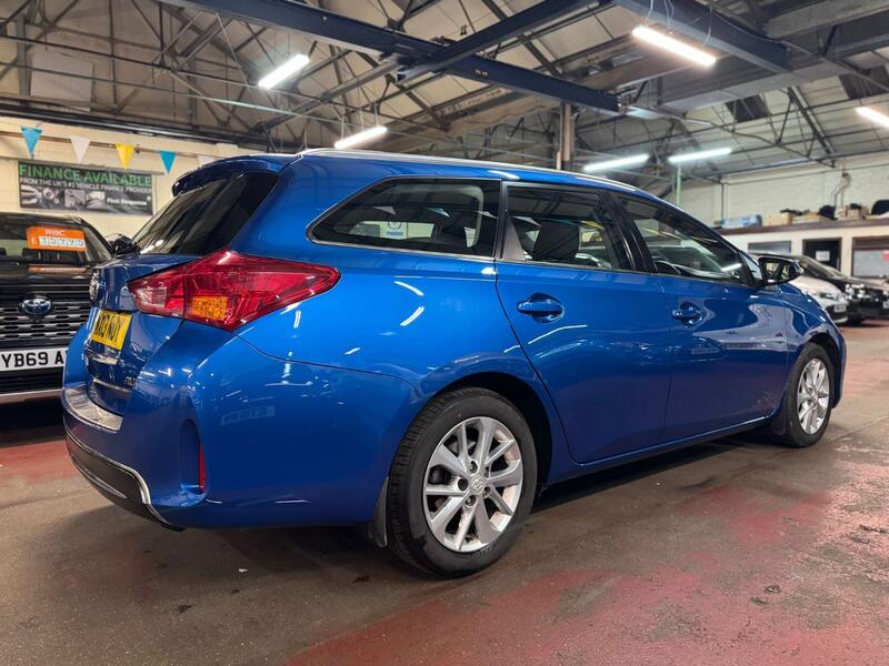 TOYOTA AURIS 1.6 V-Matic Icon 2013