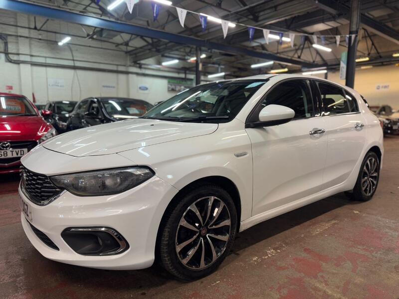 FIAT TIPO 1.4 Tipo Hatchback 1.4 95hp Lounge 2017