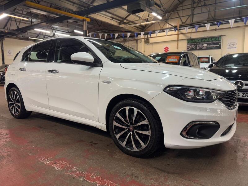 FIAT TIPO 1.4 Tipo Hatchback 1.4 95hp Lounge 2017