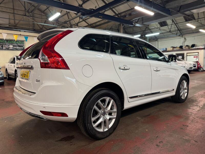 VOLVO XC60 2.0 SE Lux Nav D4 2017