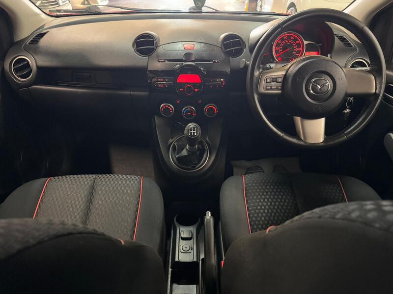 MAZDA MAZDA2 1.3 Black 2012