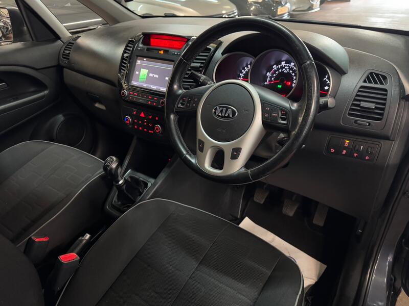 KIA VENGA 1.6 3 2016