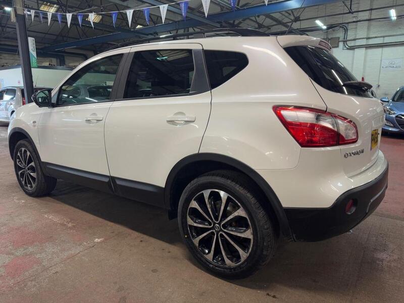 NISSAN QASHQAI 1.6 360 2013