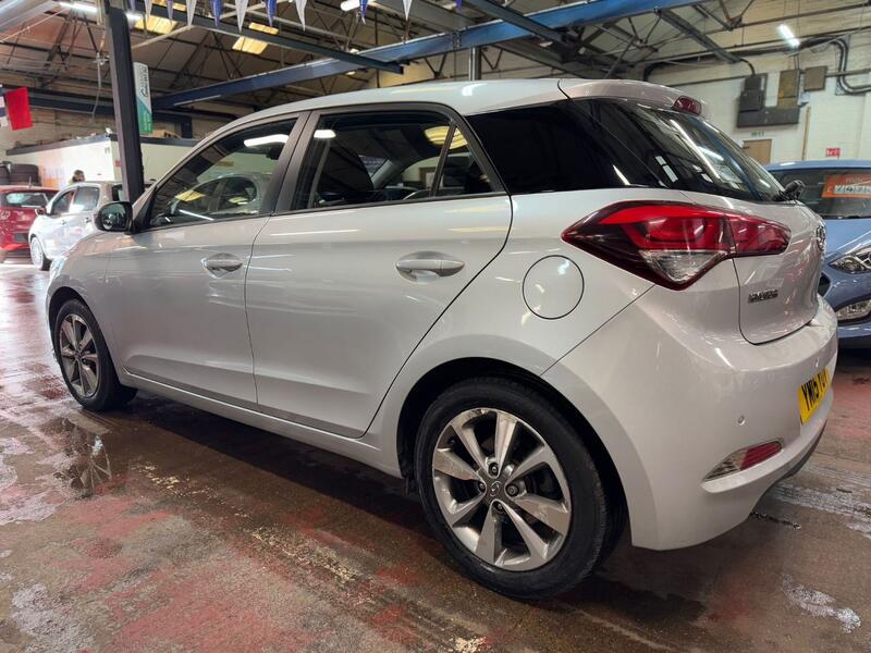 HYUNDAI I20 1.4 SE 2015