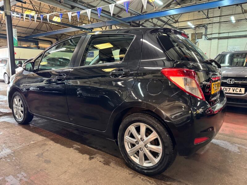 TOYOTA YARIS 1.3 Dual VVT-i TR 2013