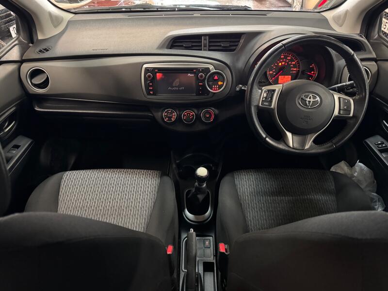 TOYOTA YARIS 1.3 Dual VVT-i TR 2013