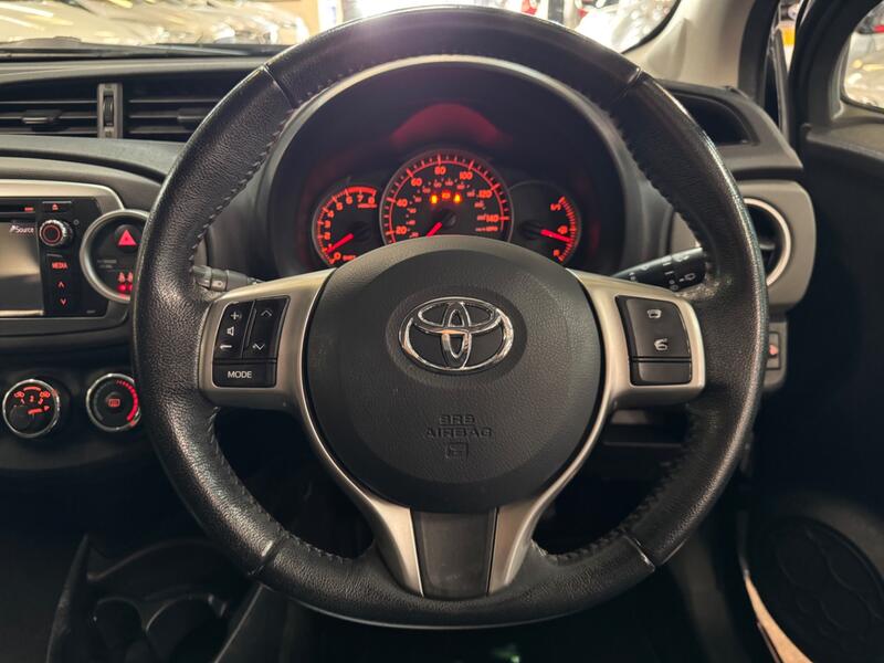 TOYOTA YARIS 1.3 Dual VVT-i TR 2013